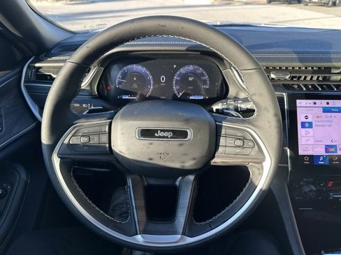 New 2025 Jeep Grand Cherokee L Limited image 29