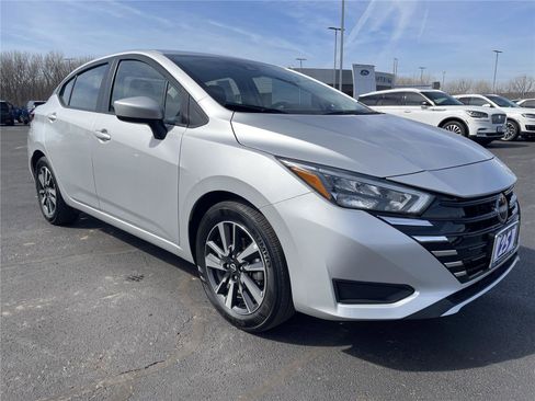 Used 2025 Nissan Versa SV FWD image 7