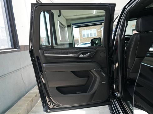 Used 2022 GMC Yukon XL Denali AWD/4WD image 13