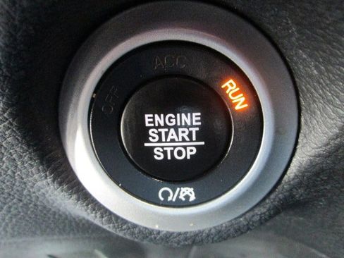 Used 2021 Chrysler Pacifica Touring-L w/ Uconnect Theater Family Group image 26