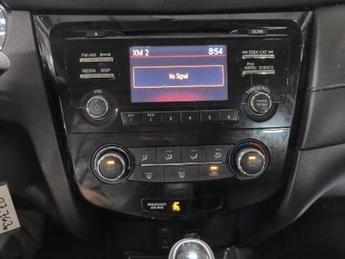 Used 2017 Nissan Rogue S AWD/4WD image 12