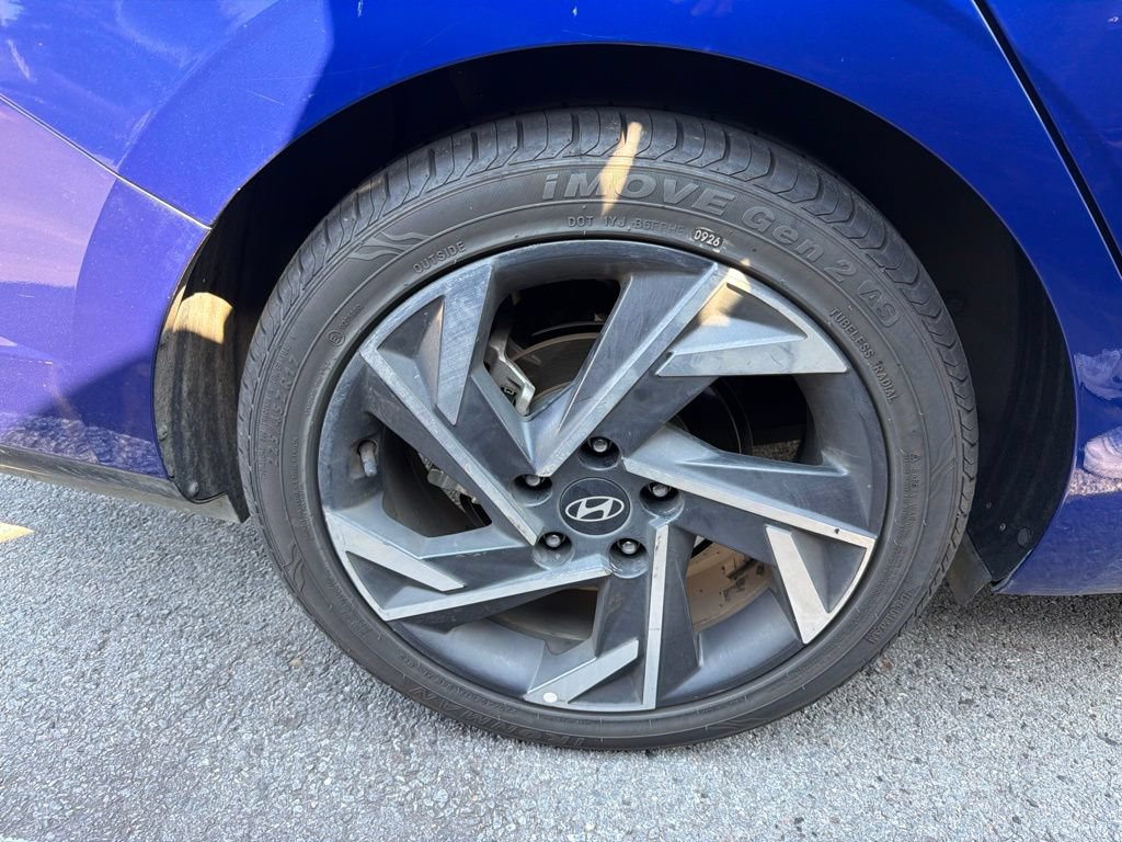 Used 2025 Hyundai Elantra SEL FWD image 30
