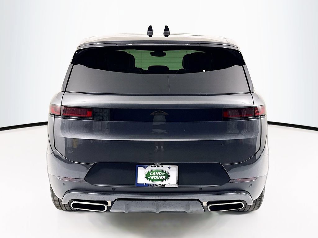 Used 2024 Land Rover Range Rover Sport SE AWD/4WD image 6