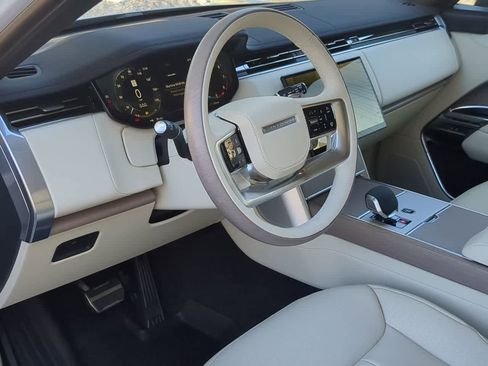 New 2025 Land Rover Range Rover SE image 10