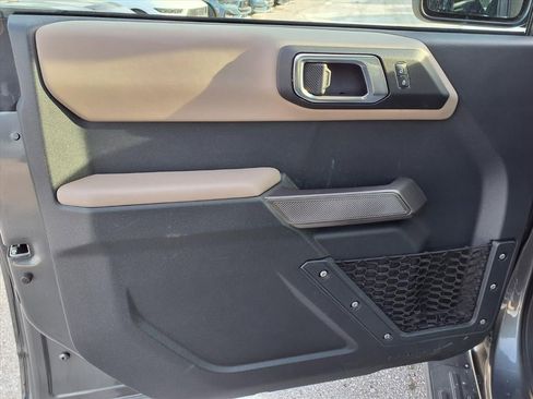 Used 2022 Ford Bronco Wildtrak image 15