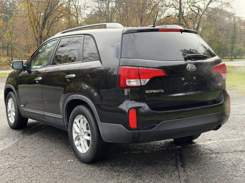 Used 2014 Kia Sorento LX image 12