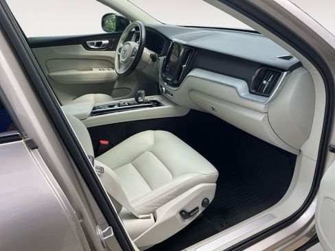 Certified 2024 Volvo XC60 B5 Plus w/ Climate Package AWD/4WD image 13