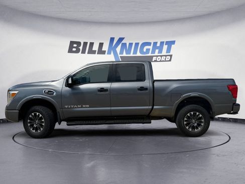 Used 2019 Nissan Titan PRO-4X AWD/4WD image 2