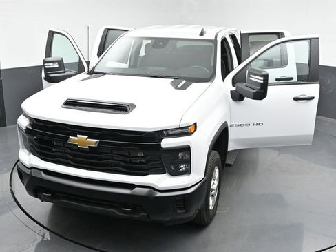 Used 2025 Chevrolet Silverado 2500 W/T image 40