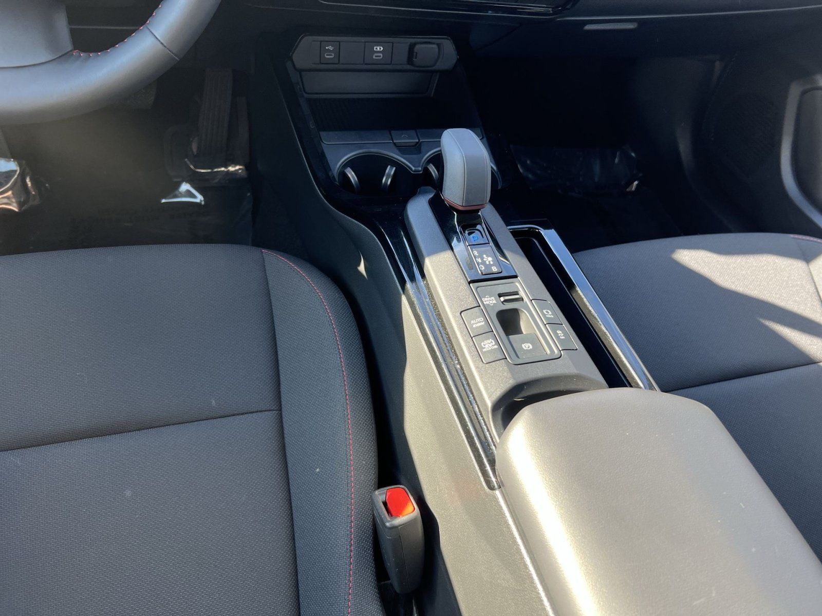 Used 2025 Toyota Prius Plug-In Hybrid FWD image 21