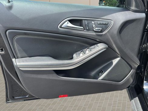 Used 2018 Mercedes-Benz GLA 250 4MATIC image 11