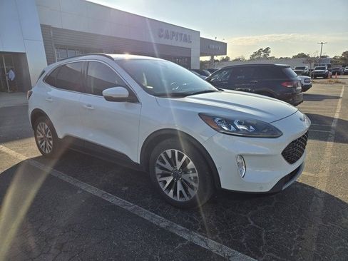 Used 2020 Ford Escape Titanium image 2