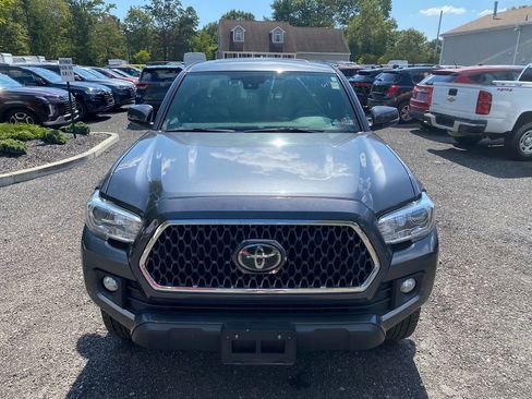 Used 2018 Toyota Tacoma TRD Off-Road w/ Technology Package image 3