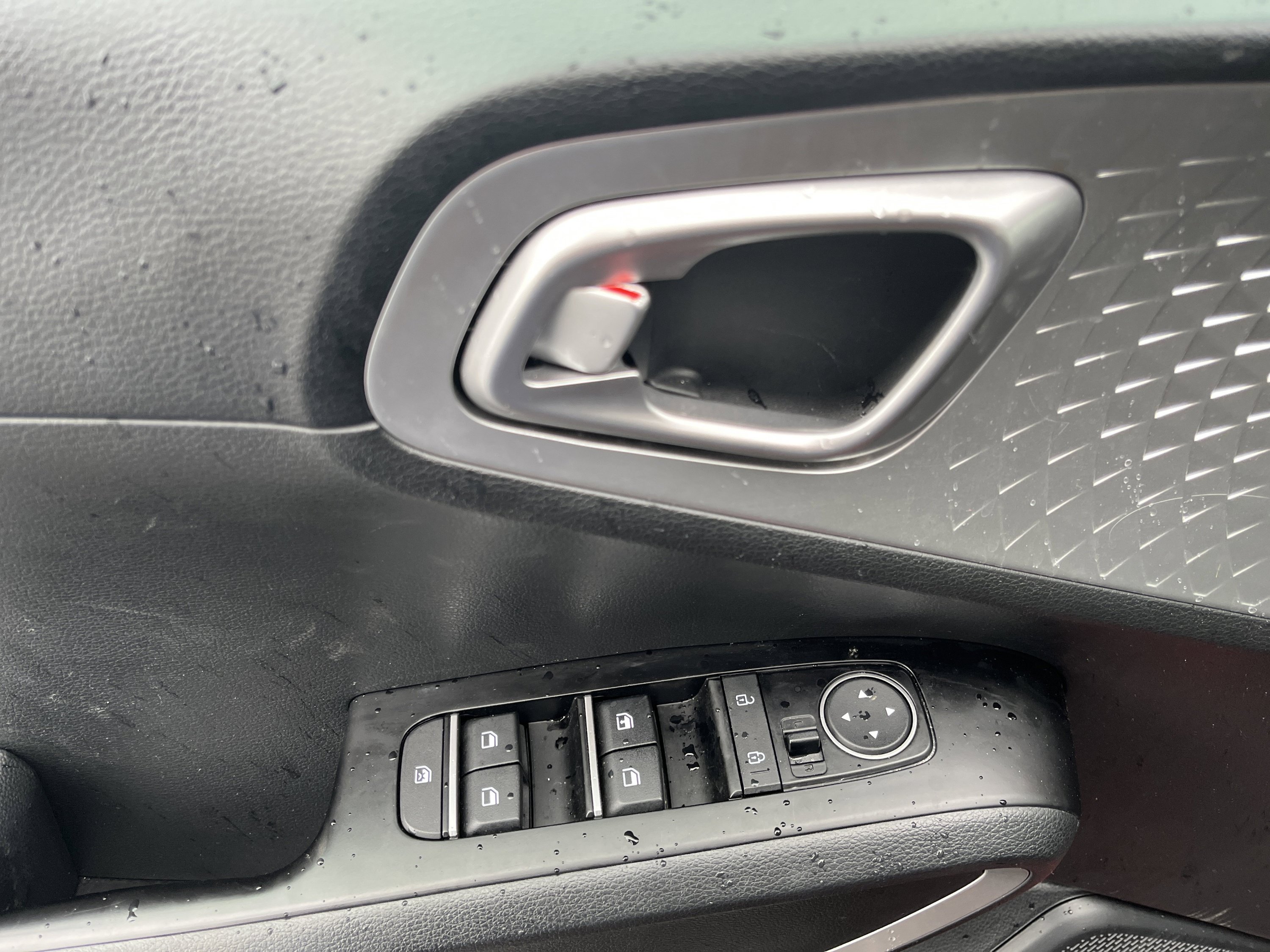 Used 2025 Kia Soul LX FWD image 18