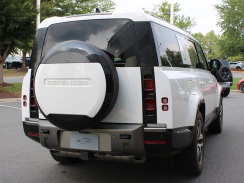 Used 2024 Land Rover Defender 130 X-Dynamic SE AWD/4WD image 3