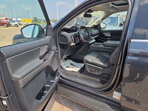 Certified 2025 Ford Expedition Active AWD/4WD image 22