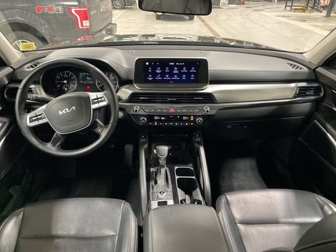 Certified 2022 Kia Telluride S image 9