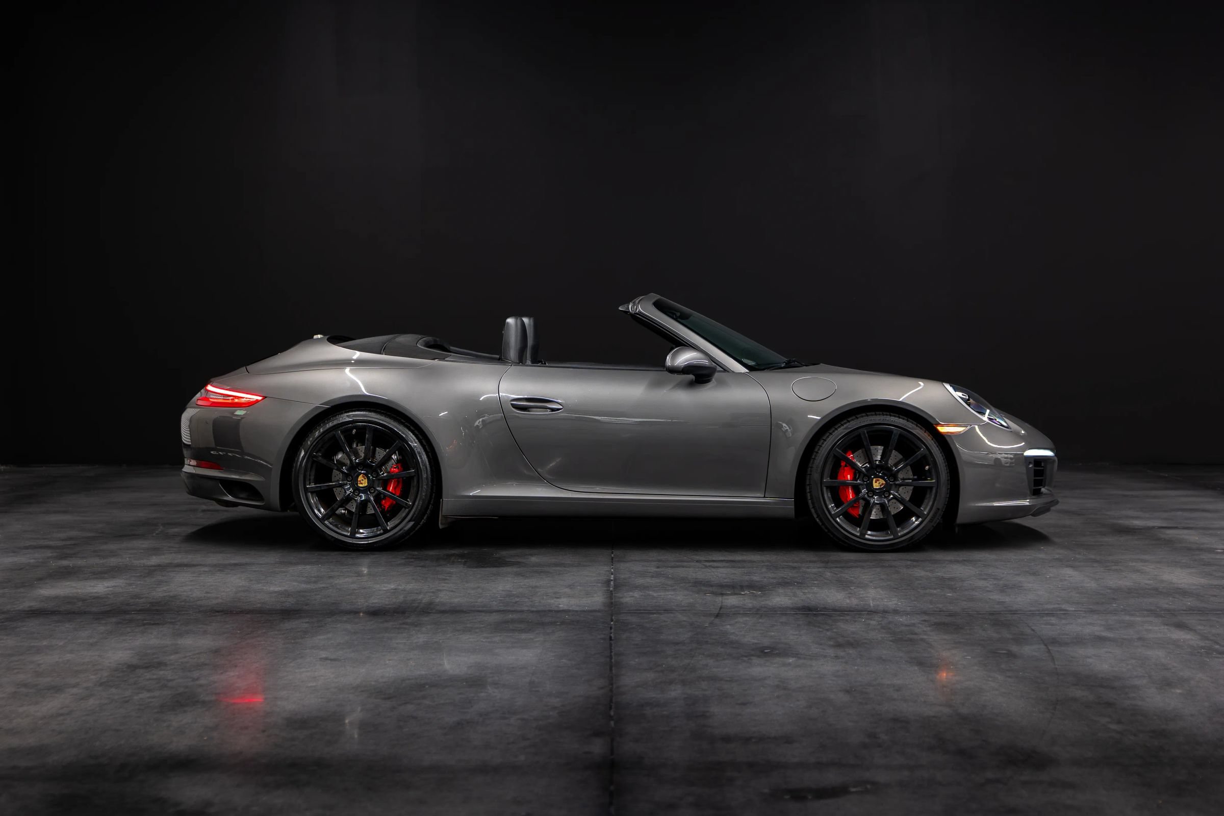 Used 2017 Porsche 911 Carrera S RWD image 4