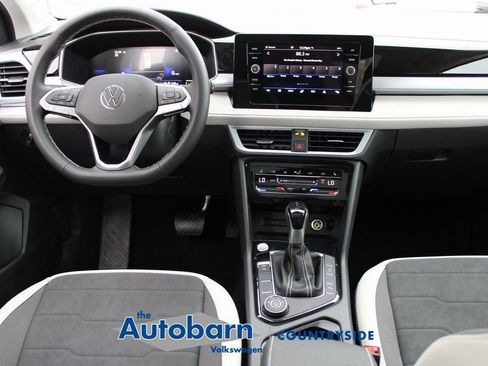 Used 2025 Volkswagen Taos SE AWD/4WD image 19
