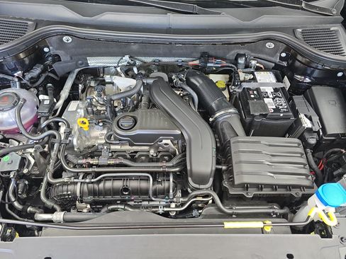 New 2026 Volkswagen Taos SE FWD image 30