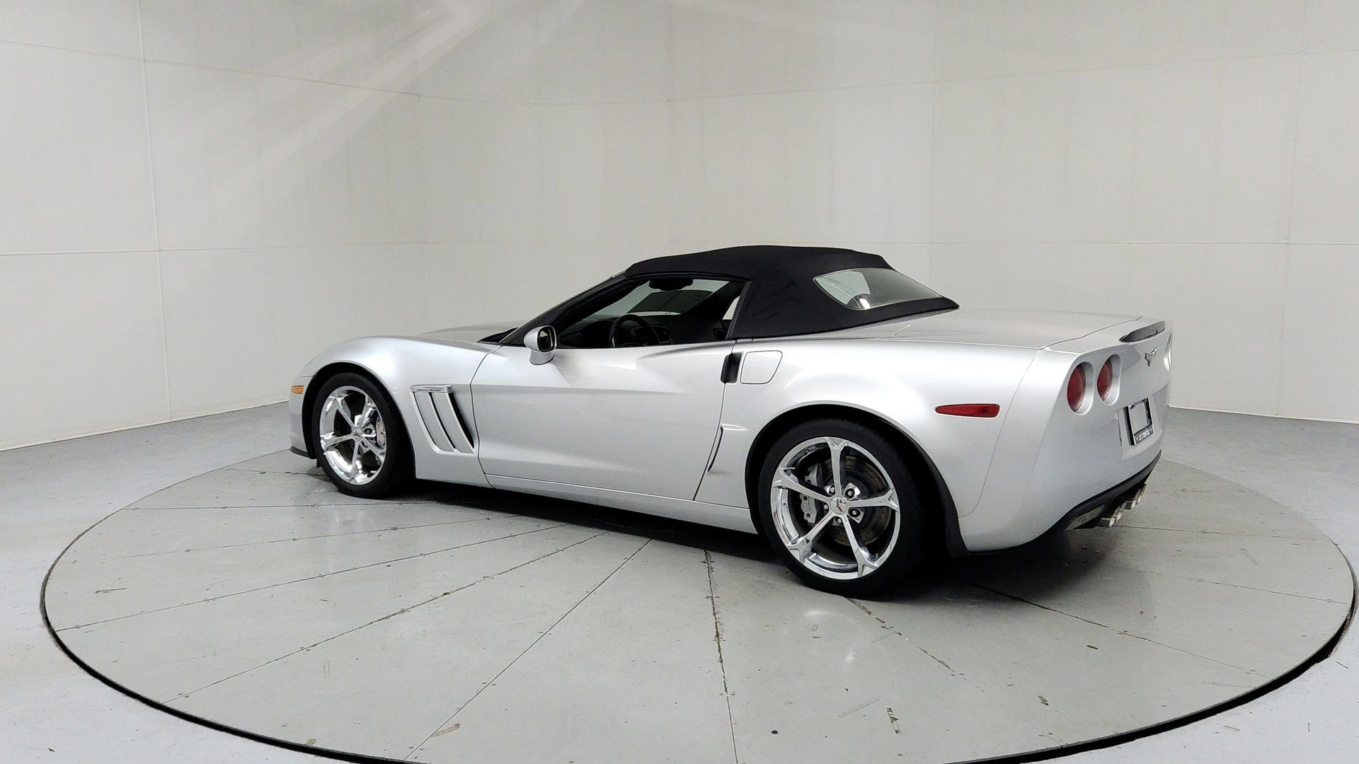 Used 2010 Chevrolet Corvette Grand Sport w/ Preferred Equipment Group RWD image 3