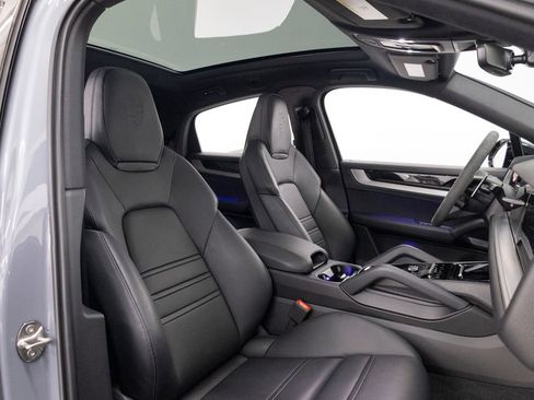 Certified 2026 Porsche Cayenne S AWD/4WD image 32