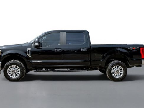 Used 2018 Ford F250 XL w/ STX Appearance Package AWD/4WD image 9