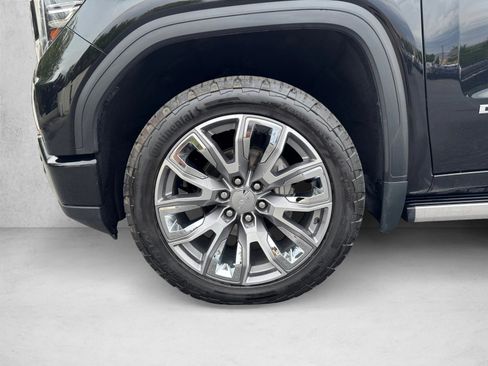 Used 2024 GMC Sierra 1500 Denali w/ Denali Reserve Package AWD/4WD image 9