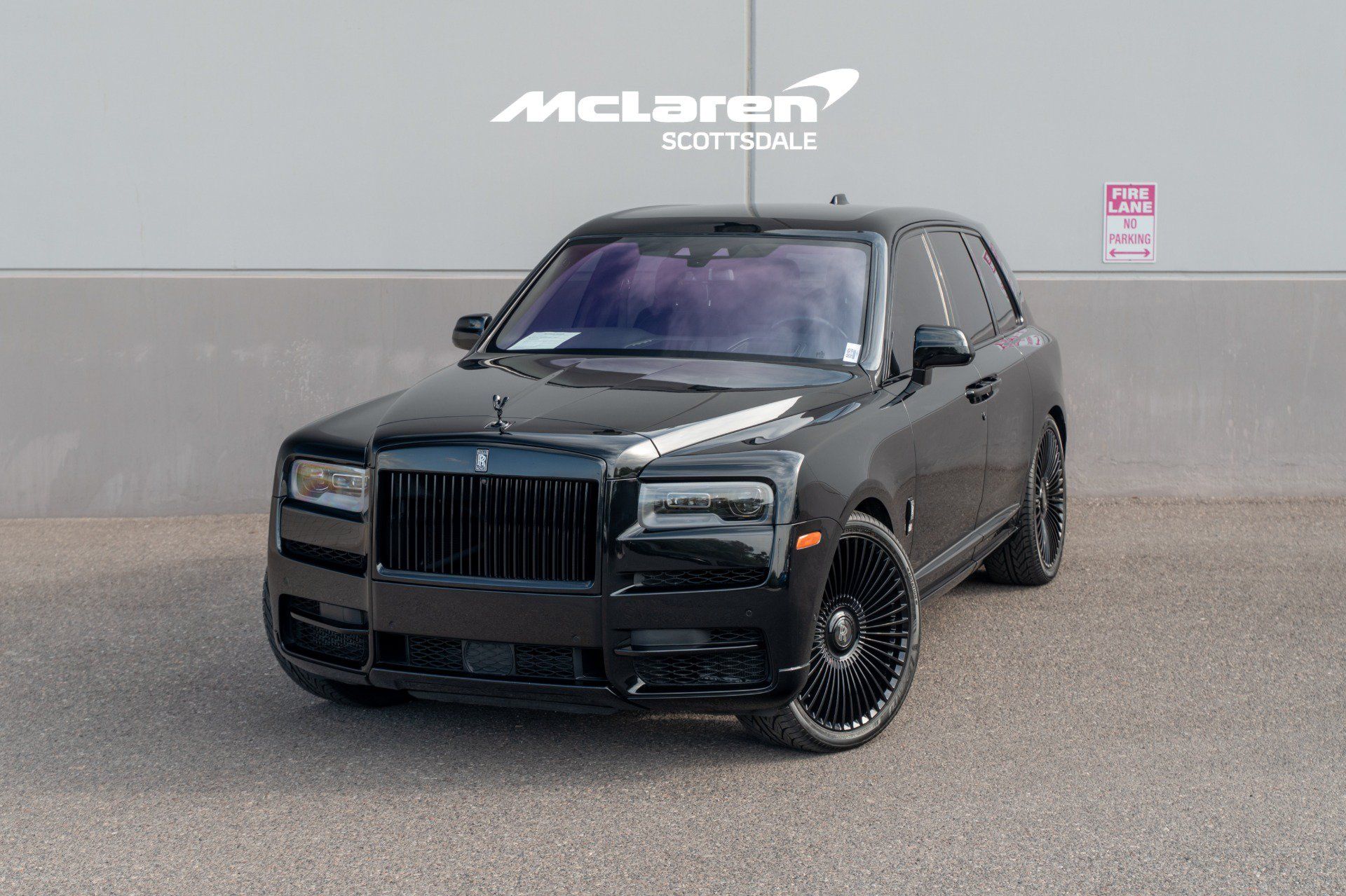 Used 2022 Rolls-Royce Cullinan AWD/4WD image 1