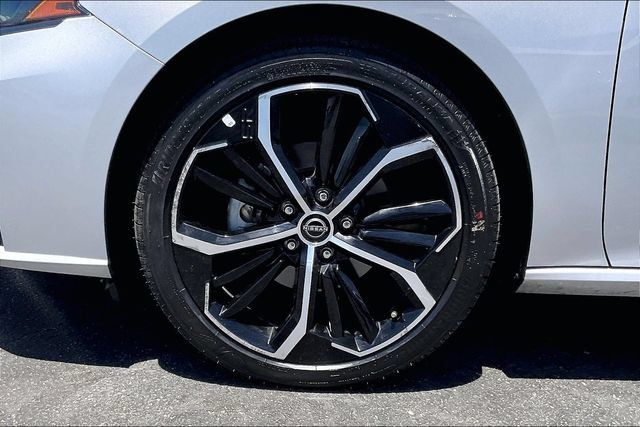 Certified 2024 Nissan Altima 2.5 SR FWD image 8