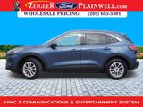 Used 2020 Ford Escape SE image 2