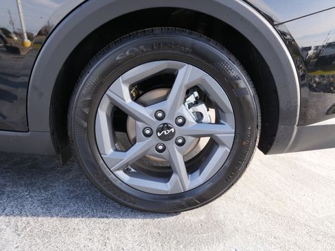 New 2025 Kia K4 LXS image 12