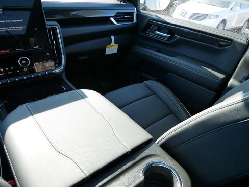 New 2026 GMC Yukon XL Elevation w/ Elevation Premium Package image 12