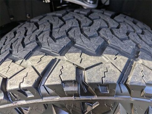 Used 2024 Ford Bronco Outer Banks image 11