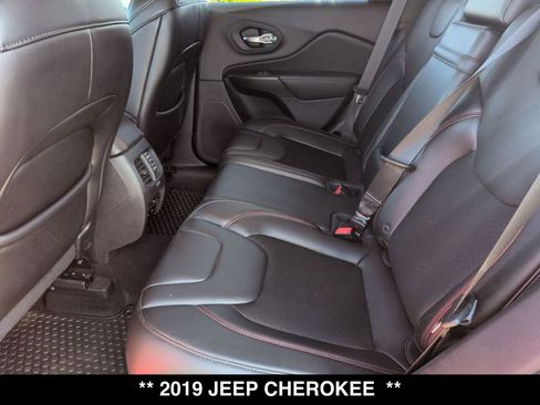 Used 2019 Jeep Cherokee Trailhawk w/ Cold Weather Group image 3
