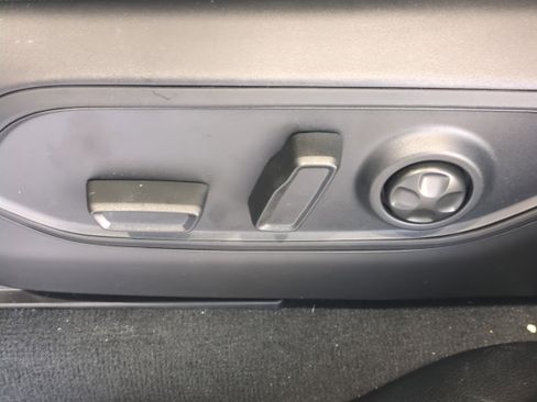 New 2026 Jeep Grand Cherokee Altitude image 21