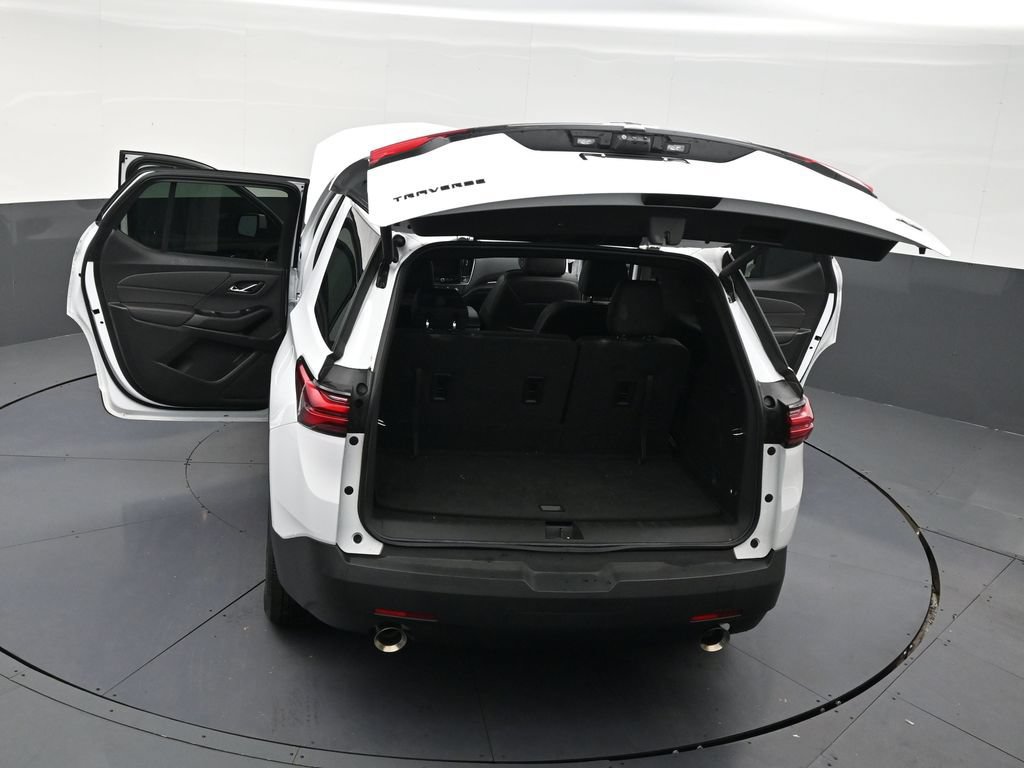 Used 2023 Chevrolet Traverse RS FWD image 31