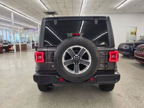 Used 2019 Jeep Wrangler Unlimited Sahara AWD/4WD image 6
