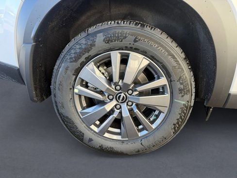 New 2025 Nissan Pathfinder SV w/ SV Premium Package image 14