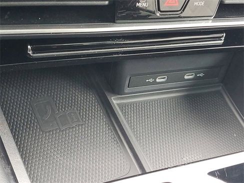 Used 2024 Volkswagen Atlas Cross Sport SEL Premium R-Line image 30