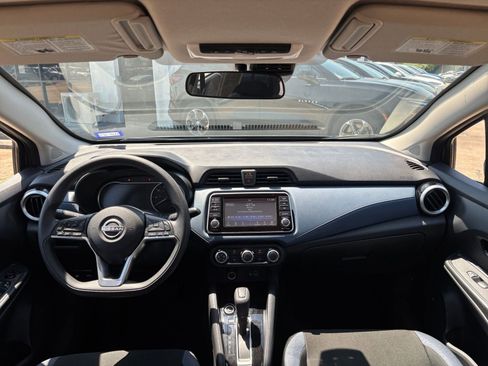 Used 2025 Nissan Versa SV FWD image 31