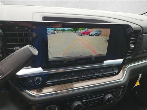 Used 2024 Chevrolet Silverado 1500 LT image 18