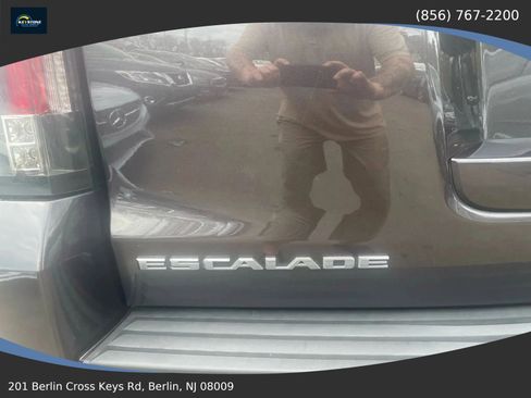 Used 2017 Cadillac Escalade Luxury RWD image 7