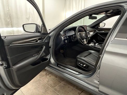 Used 2023 BMW 540i xDrive w/ Premium Package image 24