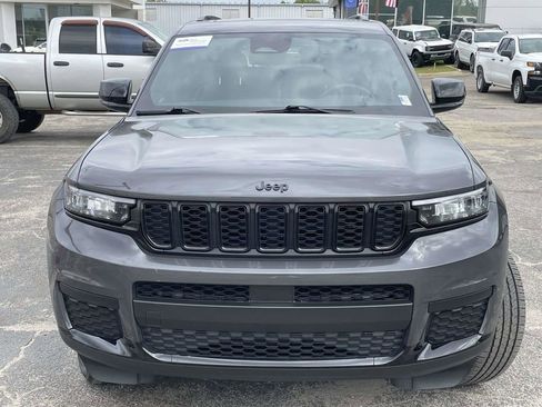 Used 2025 Jeep Grand Cherokee L Altitude image 8