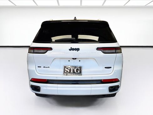 Used 2023 Jeep Grand Cherokee L Summit AWD/4WD image 5
