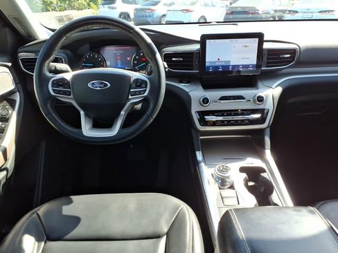 Used 2023 Ford Explorer XLT w/ Equipment Group 202A image 11