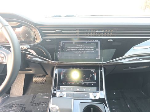 Certified 2025 Audi Q7 2.0T Premium w/ Convenience Package image 18