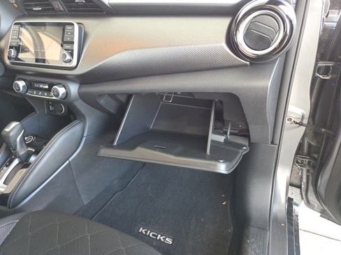 Used 2019 Nissan Kicks SV FWD image 42