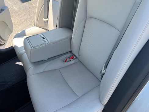 Used 2011 Lexus ES 350 image 38